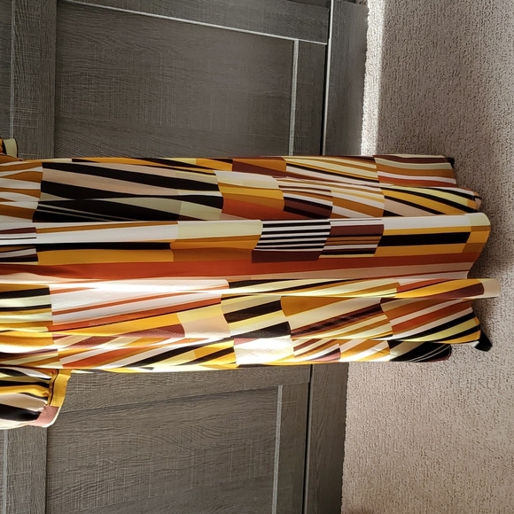 VINTAGE Graphic Print Maxi - Picture 8 of 17